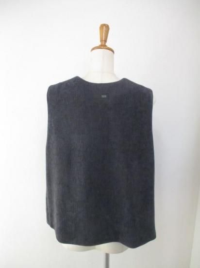 送料無料 AYANE アヤン ニットコーデュロイベスト 875812 レディース 25秋冬 ショート丈 ベスト チャコール カジュアル おしゃれ セットアップ対応 ニットベスト