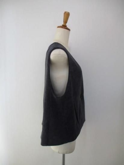 送料無料 AYANE アヤン ニットコーデュロイベスト 875812 レディース 25秋冬 ショート丈 ベスト チャコール カジュアル おしゃれ セットアップ対応 ニットベスト