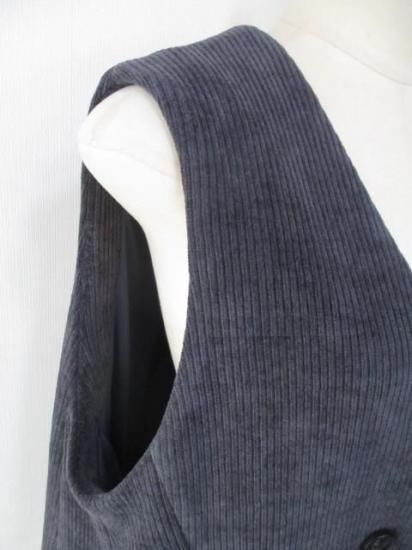 送料無料 AYANE アヤン ニットコーデュロイベスト 875812 レディース 25秋冬 ショート丈 ベスト チャコール カジュアル おしゃれ セットアップ対応 ニットベスト