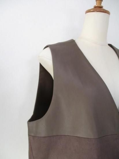 送料無料 プライア Praia フェイクレザー×スエード切替ジップベスト LEO-25106 レディース 25秋冬 新作 ベスト ジレ FREE MOCHA