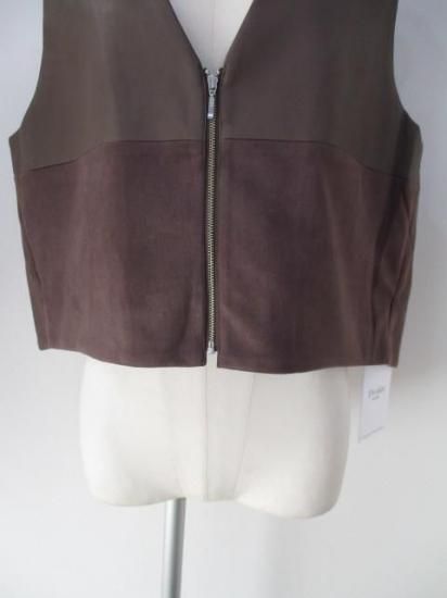送料無料 プライア Praia フェイクレザー×スエード切替ジップベスト LEO-25106 レディース 25秋冬 新作 ベスト ジレ FREE MOCHA
