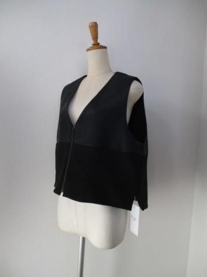 送料無料 プライア Praia フェイクレザー×スエード切替ジップベスト LEO-25106 レディース 25秋冬 新作 ベスト ジレ FREE BLACK