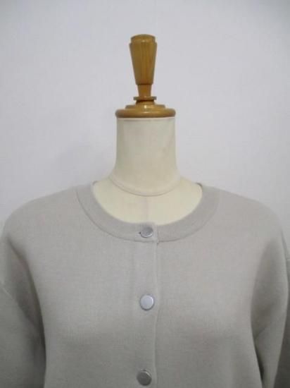 トルネラ TOLNERA FACULTEロゴニットカーディガン T56069PL- グレージュ