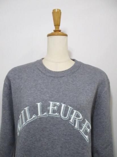 送料無料 プライア Praia ロゴ刺繍ジャガードニット LEVK-25464 ニット ロゴ刺繍 ジャガード 着心地 大人カジュアル 程よい厚み コンパクト スタイリング GRAY