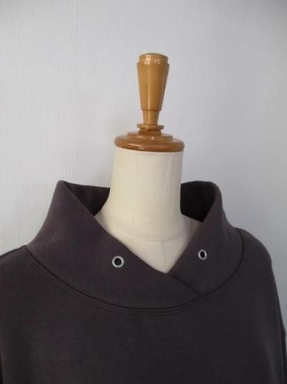 送料無料 プライア Praia ボンバーヒートフェイクパーカー LEO-25115 パーカー ボンバーヒート 暖かい 首元デザイン Vネック 裏起毛 ロゴ 小顔効果 CHARCOAL×GREEN