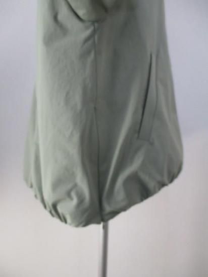 送料無料 ディニテコリエ Dignite collier バルーン 中綿ブルゾン レディース アウター AZ-80256390 軽量 暖かい サイドスリット ノーカラー 25秋冬新作 KHAKI