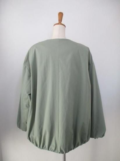 送料無料 ディニテコリエ Dignite collier バルーン 中綿ブルゾン レディース アウター AZ-80256390 軽量 暖かい サイドスリット ノーカラー 25秋冬新作 KHAKI