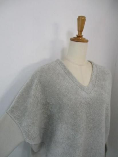 送料無料 マイカアンドディール MICA&DEAL 0125408394 flont poodle v/n p/o ニットプルオーバー 異素材切替 コクーンシルエット ボア 日本製 LTGRAY