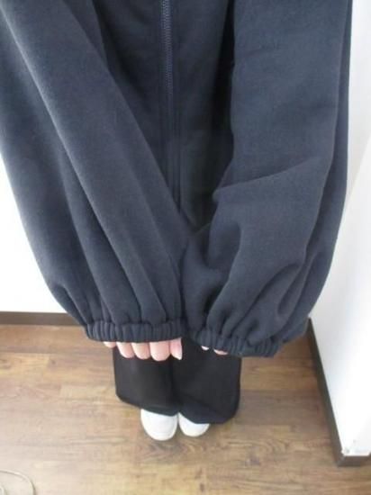 送料無料 アヤン ayane 896110 軽量裏起毛フーディーブルゾン レディース 裏起毛パーカー 軽量アウター 冬 ギャザースリーブ 体型カバー BLACK