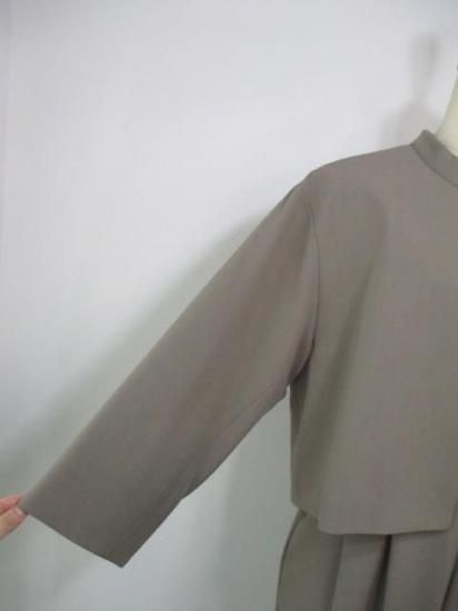 送料無料 シニョン CHIGNON JK付きサロペット 3856-417KK サロペット コンビネゾン オケージョン 着回し スタイルアップ ファッション マニッシュ スタンドカラー MOCHA