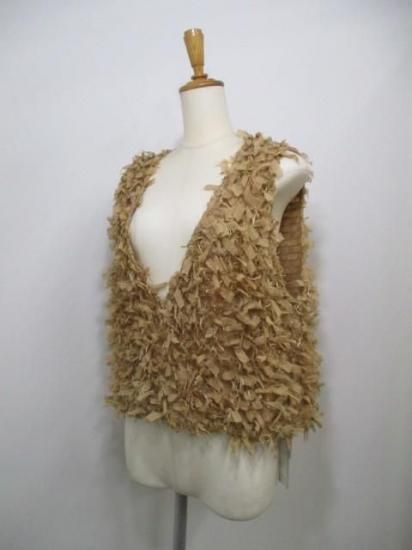 送料無料 ユイティーム ニ huitieme nid フリンジ ベスト レディース Vネック シャーリング リボンフリンジ 華やか 大人可愛い トップス 手洗い可 603827 CAMEL