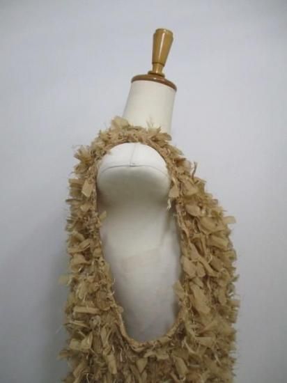 送料無料 ユイティーム ニ huitieme nid フリンジ ベスト レディース Vネック シャーリング リボンフリンジ 華やか 大人可愛い トップス 手洗い可 603827 CAMEL