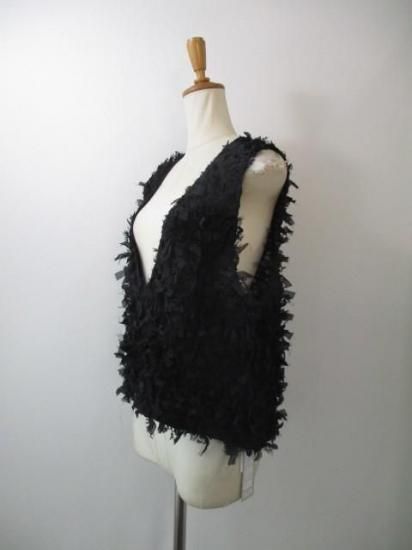 送料無料 ユイティーム ニ huitieme nid フリンジ ベスト レディース Vネック シャーリング リボンフリンジ 華やか 大人可愛い トップス 手洗い可 603827 BLACK