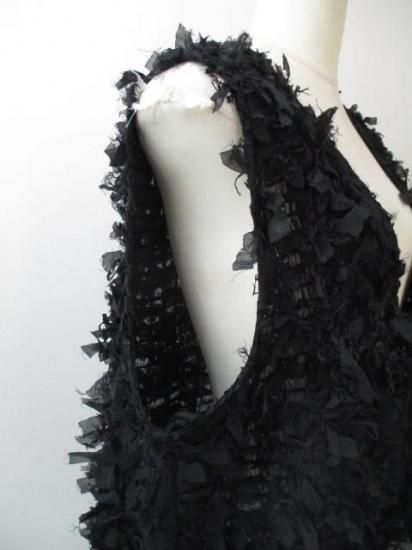 送料無料 ユイティーム ニ huitieme nid フリンジ ベスト レディース Vネック シャーリング リボンフリンジ 華やか 大人可愛い トップス 手洗い可 603827 BLACK