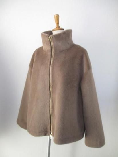 送料無料 マイカアンドディール MICA&DEAL Stand collar far bz レディース 25秋冬 ファーブルゾン アウター スタンドネック 裾ドロスト 0125406386 ブラウン