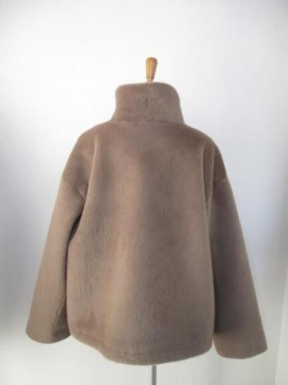 送料無料 マイカアンドディール MICA&DEAL Stand collar far bz レディース 25秋冬 ファーブルゾン アウター スタンドネック 裾ドロスト 0125406386 ブラウン