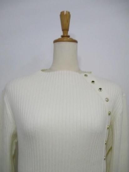 送料無料 ユイティームニ huitieme nid 金ボタン リブPO レディース 25秋冬 リブニット ボトルネック チクチクしない 長袖 523833 IVORY