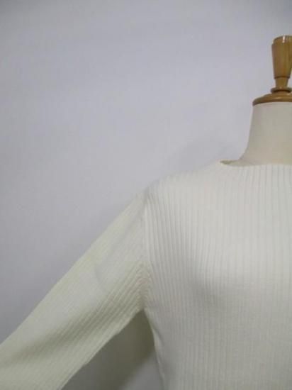 送料無料 ユイティームニ huitieme nid 金ボタン リブPO レディース 25秋冬 リブニット ボトルネック チクチクしない 長袖 523833 IVORY