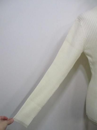 送料無料 ユイティームニ huitieme nid 金ボタン リブPO レディース 25秋冬 リブニット ボトルネック チクチクしない 長袖 523833 IVORY