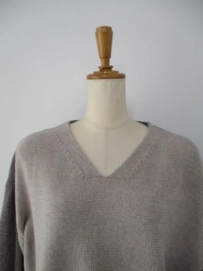 huitieme nid ユイティーム ニ モール配色VネックPO 523818-ベージュ×モカ