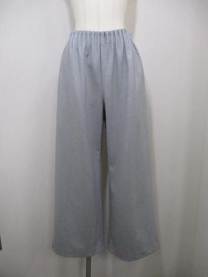 送料無料 ユイティームニ huitieme nid キャタピラーワイドパンツ 613837 ニット素材 圧縮ニット ワイドパンツ タックギャザー ウエストゴム LIGHTGRAY