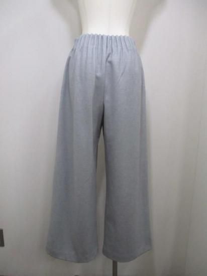 送料無料 ユイティームニ huitieme nid キャタピラーワイドパンツ 613837 ニット素材 圧縮ニット ワイドパンツ タックギャザー ウエストゴム LIGHTGRAY