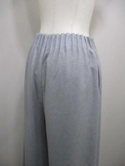 送料無料 ユイティームニ huitieme nid キャタピラーワイドパンツ 613837 ニット素材 圧縮ニット ワイドパンツ タックギャザー ウエストゴム LIGHTGRAY