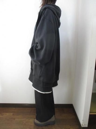 送料無料 アヤン ayane 896110 軽量裏起毛フーディーブルゾン レディース 裏起毛パーカー 軽量アウター 冬 ギャザースリーブ 体型カバー CHARCOAL