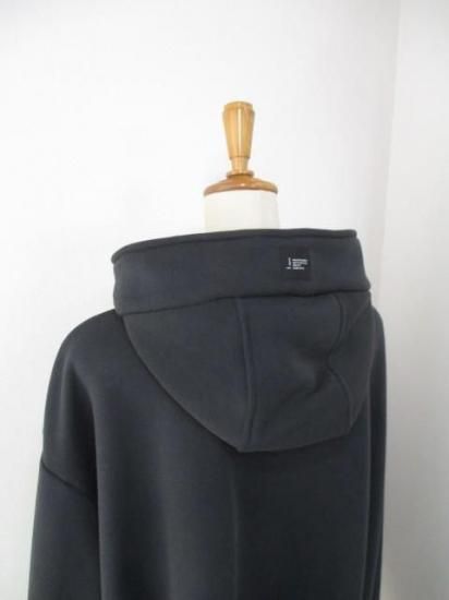 送料無料 アヤン ayane 896110 軽量裏起毛フーディーブルゾン レディース 裏起毛パーカー 軽量アウター 冬 ギャザースリーブ 体型カバー CHARCOAL