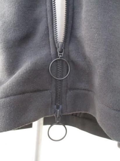 送料無料 アヤン ayane 896110 軽量裏起毛フーディーブルゾン レディース 裏起毛パーカー 軽量アウター 冬 ギャザースリーブ 体型カバー CHARCOAL