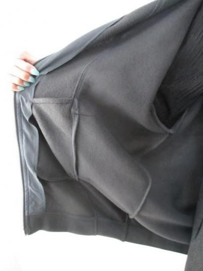 送料無料 アヤン ayane 896110 軽量裏起毛フーディーブルゾン レディース 裏起毛パーカー 軽量アウター 冬 ギャザースリーブ 体型カバー CHARCOAL