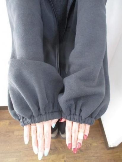 送料無料 アヤン ayane 896110 軽量裏起毛フーディーブルゾン レディース 裏起毛パーカー 軽量アウター 冬 ギャザースリーブ 体型カバー CHARCOAL