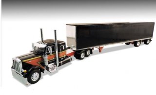 Flattop Transport LLC Peterbilt 379 Tractor with Chrome Dry Van Trailer