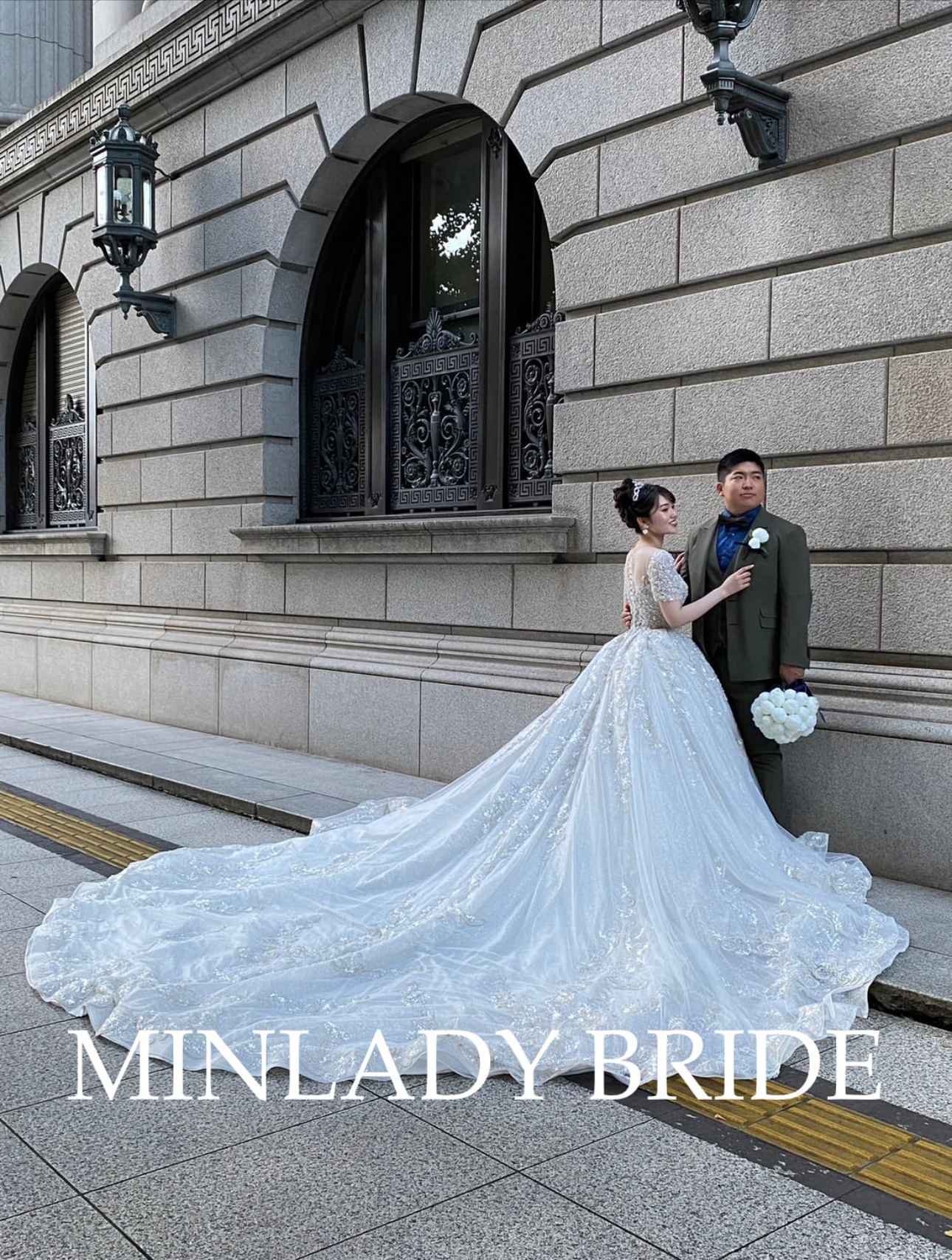 韓国風ウェディングドレス | ゴージャスでキラキラ - MINLADY BRIDE