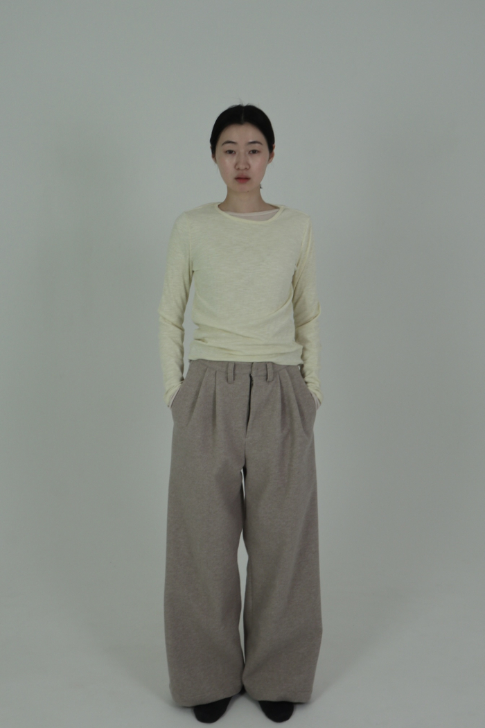 MEL/ woollet tuck volume pants / beigeξʲ
