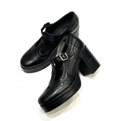 <img class='new_mark_img1' src='https://img.shop-pro.jp/img/new/icons5.gif' style='border:none;display:inline;margin:0px;padding:0px;width:auto;' />PONS QUINTANA / 52PQ0480