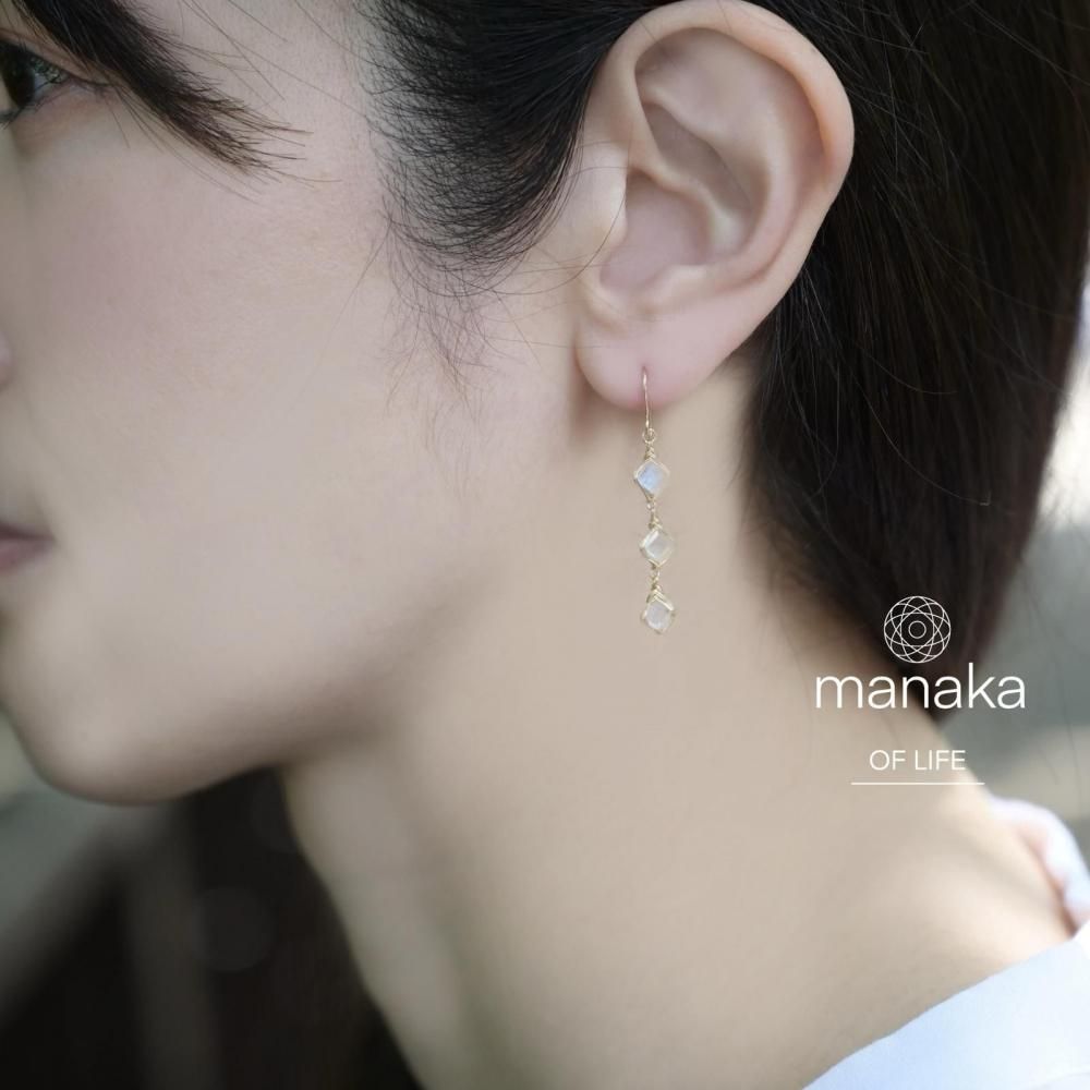 天然石　レインボームーンストーン　ワイヤーラッピング　ピアス　14kgf レインボームーンストーン ピアス ワイヤーラッピング 14kgf