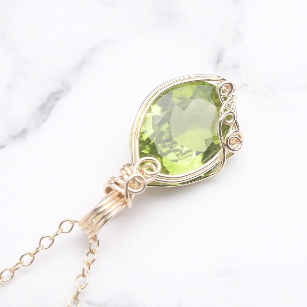 ペリドット　トリロジー　ペンダントトップ　ワイヤージュエリー ペリドット トリロジー ペンダントトップ ワイヤージュエリー