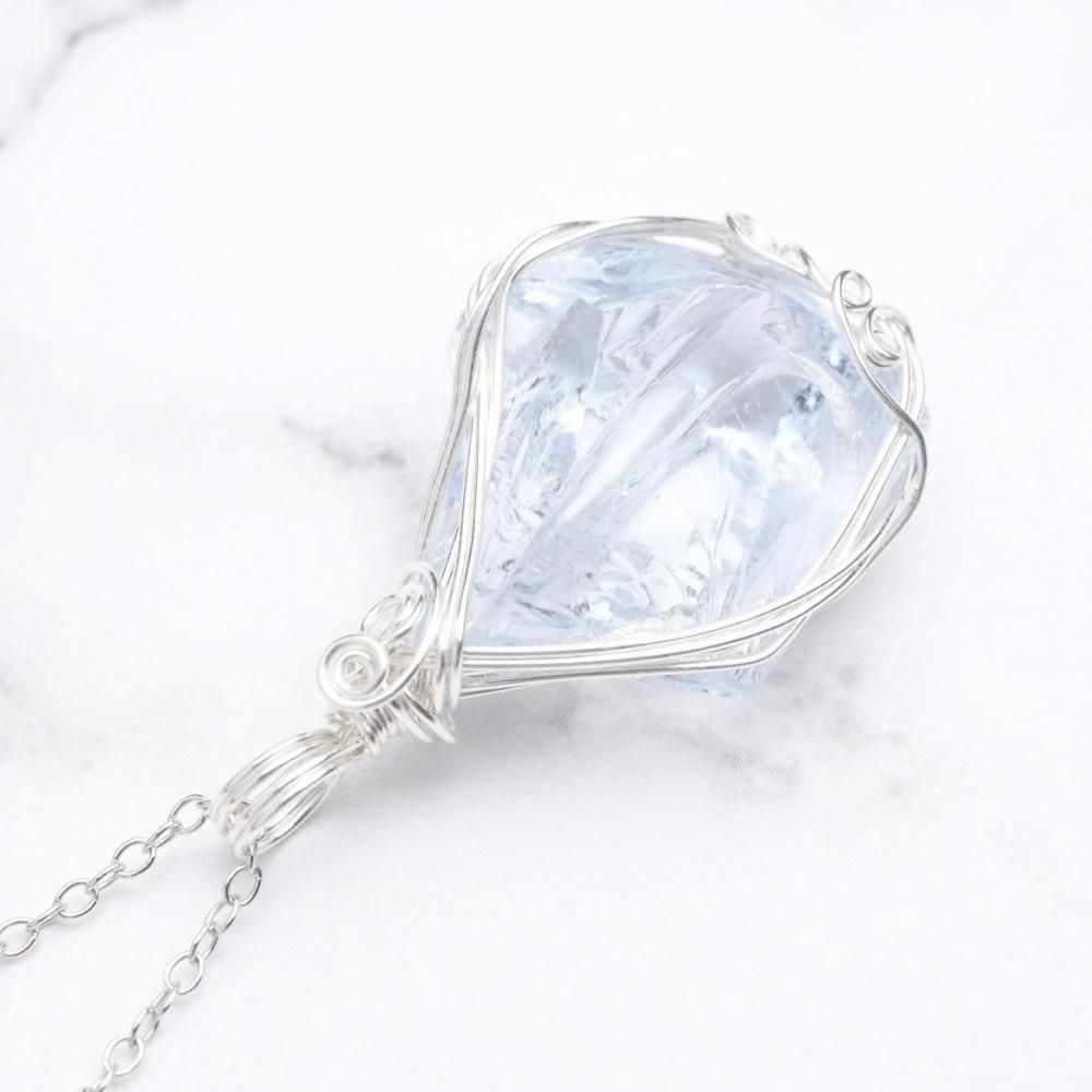 シエラネバダ産 アンダラクリスタル レディーネリー ペンダント