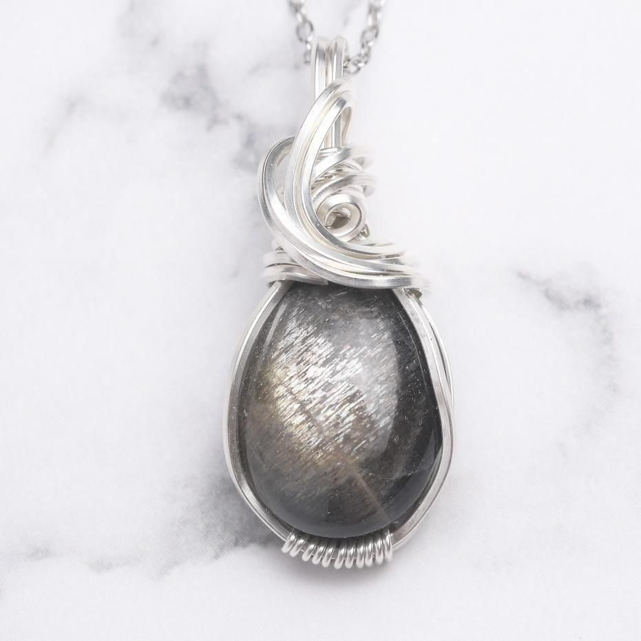 アンティーク　天然シェル　洋梨ペンダントトップ　レア スターサンストーン ペンダントトップ ワイヤーラッピング