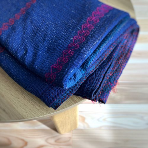 <img class='new_mark_img1' src='https://img.shop-pro.jp/img/new/icons14.gif' style='border:none;display:inline;margin:0px;padding:0px;width:auto;' />Vintage Indigo Kantha Quilt<br>  Heart Stitch 