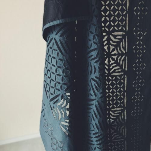 <img class='new_mark_img1' src='https://img.shop-pro.jp/img/new/icons14.gif' style='border:none;display:inline;margin:0px;padding:0px;width:auto;' />Cutwork Quilt<br>  Square C Black 