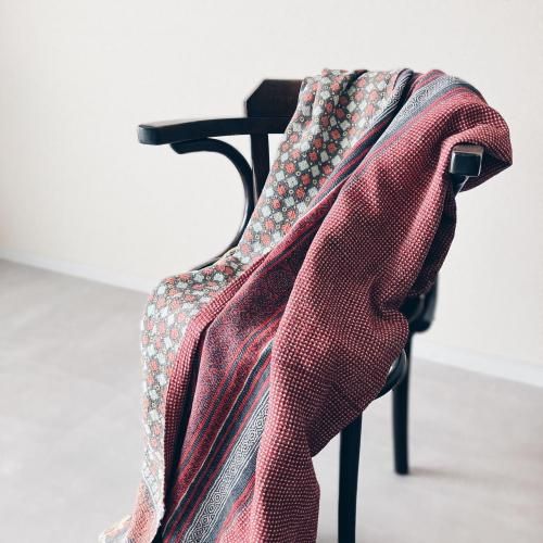 <img class='new_mark_img1' src='https://img.shop-pro.jp/img/new/icons14.gif' style='border:none;display:inline;margin:0px;padding:0px;width:auto;' />Vintage Kantha Quilt<br>  Deep red  Gray 