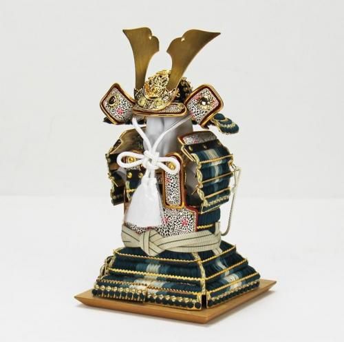 朝比奈 朔太郎作 4号紺糸沢潟威 奉納型鎧 収納飾りセット