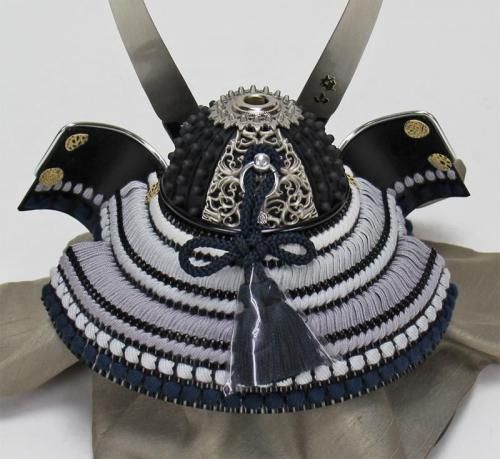 雄山作　兜飾 五月人形 雄山作 着用収納兜飾り 30号 竹雀之兜 : 人形の三信