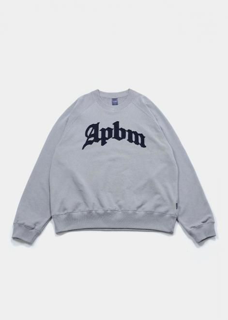 <img class='new_mark_img1' src='https://img.shop-pro.jp/img/new/icons15.gif' style='border:none;display:inline;margin:0px;padding:0px;width:auto;' />APPLEBUM"APBM" CREW SWEAT GRAY