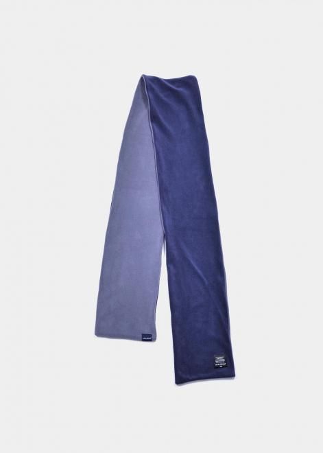 <img class='new_mark_img1' src='https://img.shop-pro.jp/img/new/icons15.gif' style='border:none;display:inline;margin:0px;padding:0px;width:auto;' />APPLEBUMFLEECE MUFFLER NAVYGRAY