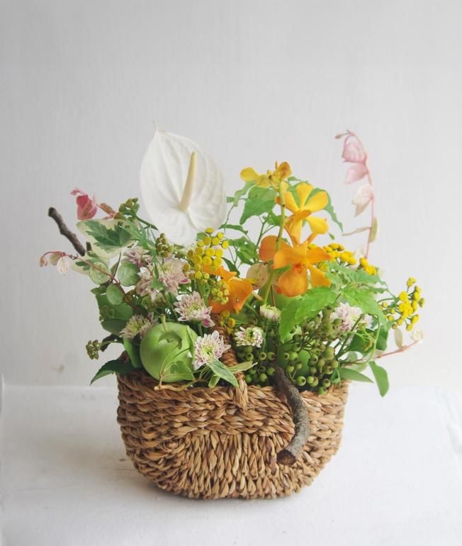 季節のフラワーアレンジメント | Sサイズ - Ricflower
