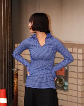 v-neck solid long sleeve
