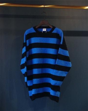 Blue border knit